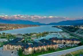 Mountain getaway condo - 5 min walk to the beach!